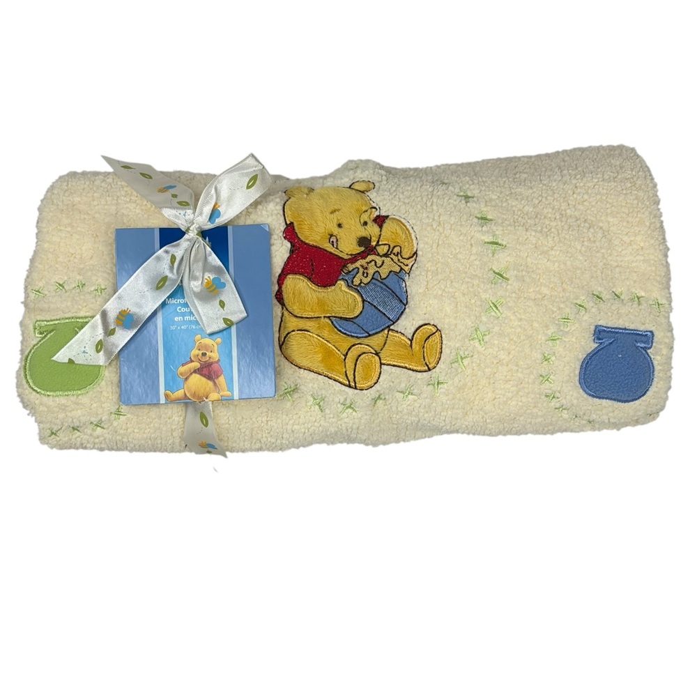 NWT The Wonderful World of Disney Microfibre  Winnie the Pooh Baby Blanket